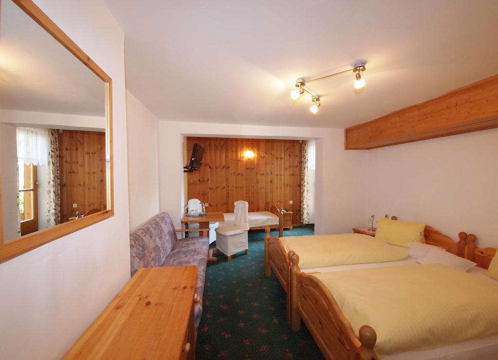 Gasthof Pesbichl Goldegg Kamer foto